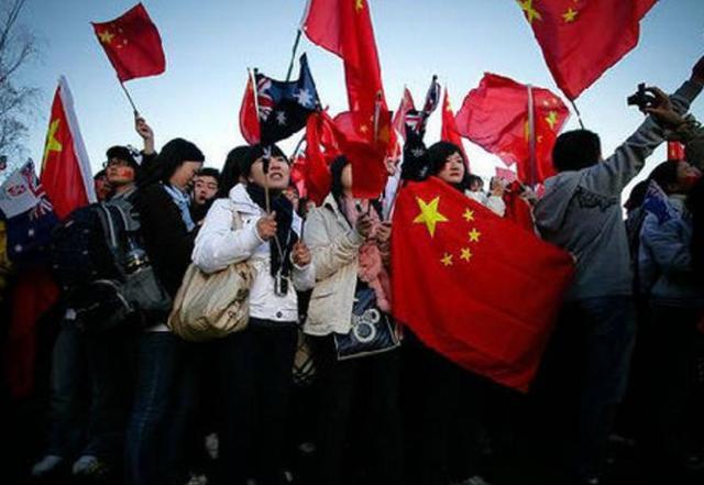 小锯鳄卡丁车竞赛